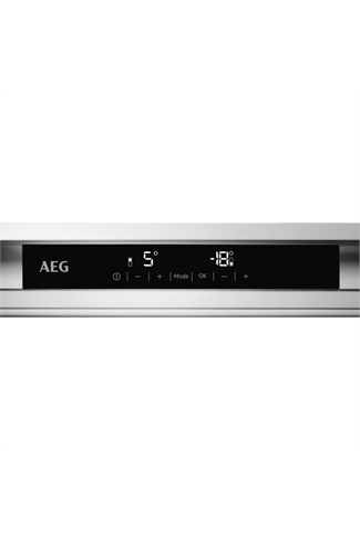 AEG SCE818C5TC Integrated Custom Flex No Frost fridge freezer, Twin Tech+, 70:30 split, C Energy, L